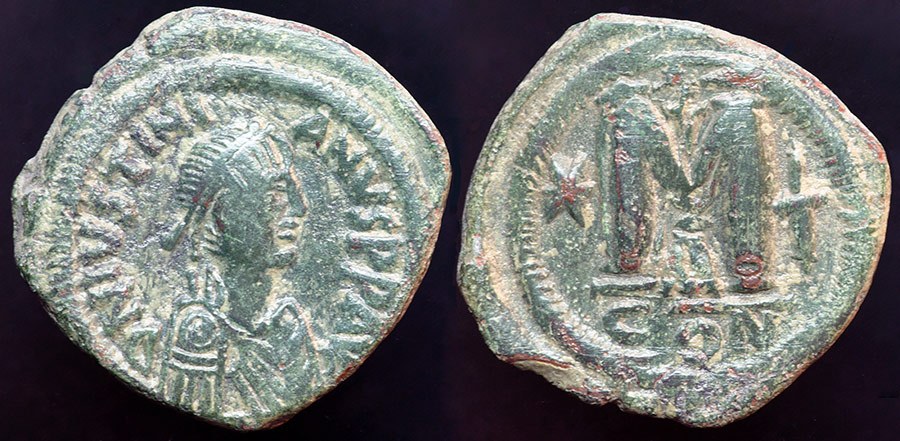 Justinian - Constantinople Follis, Side Portrait