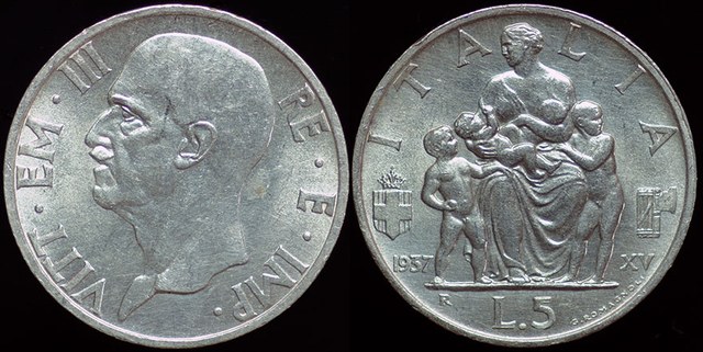 Italy - 5 Lire 1937 - Family