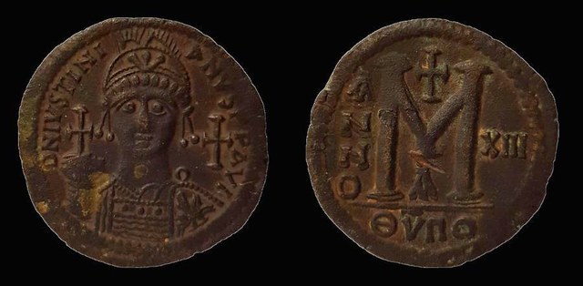 Justinian I - Follis -Theoupolis XIII