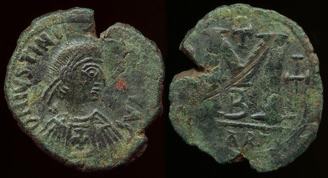 Justinian - Carthage follis